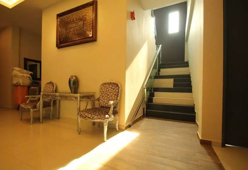 هتل Eastville Residence
