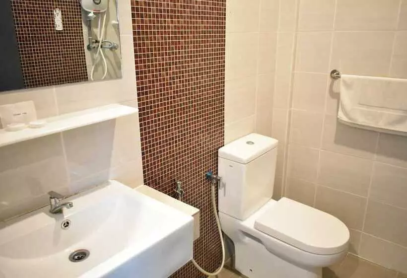 هتل Eastville Residence