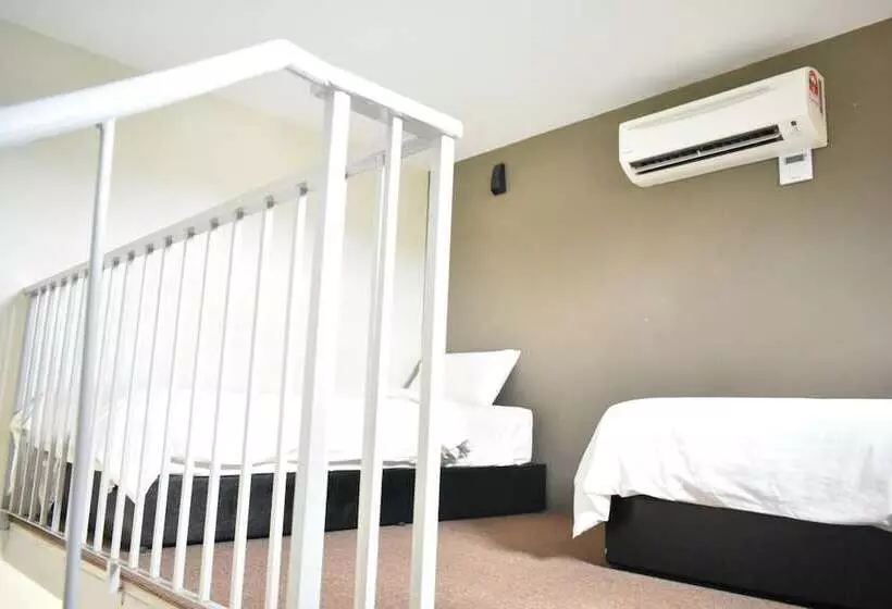 هتل Eastville Residence