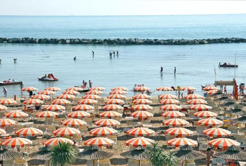 Hotelli Lungomare