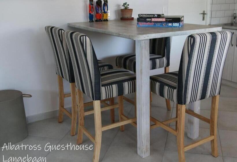 פנסיון Albatross Guesthouse