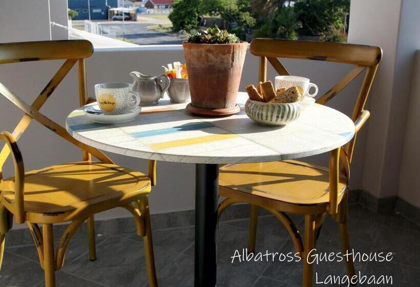 פנסיון Albatross Guesthouse