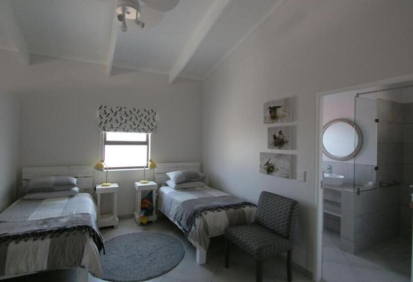 פנסיון Albatross Guesthouse