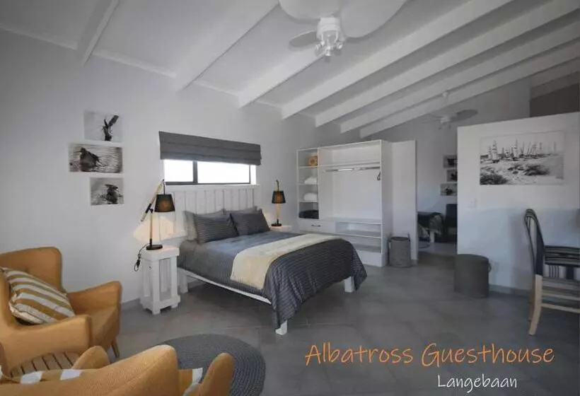 ペンション Albatross Guesthouse