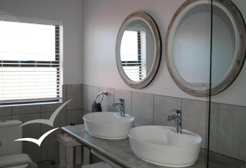 פנסיון Albatross Guesthouse