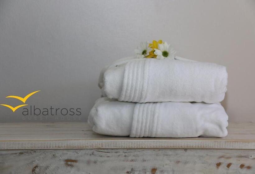 פנסיון Albatross Guesthouse