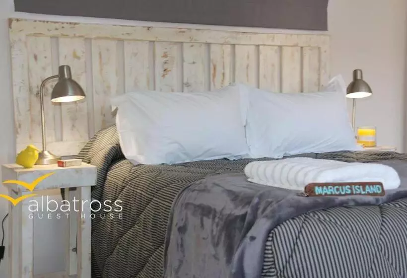 ペンション Albatross Guesthouse