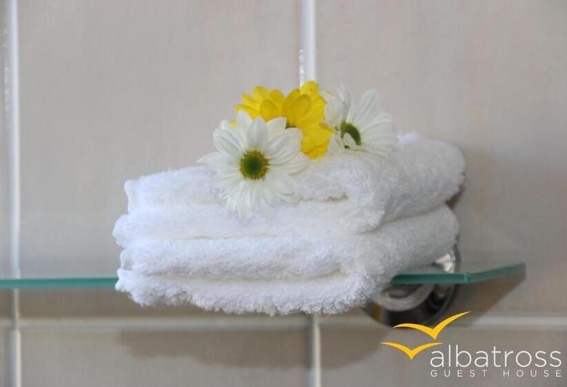 פנסיון Albatross Guesthouse