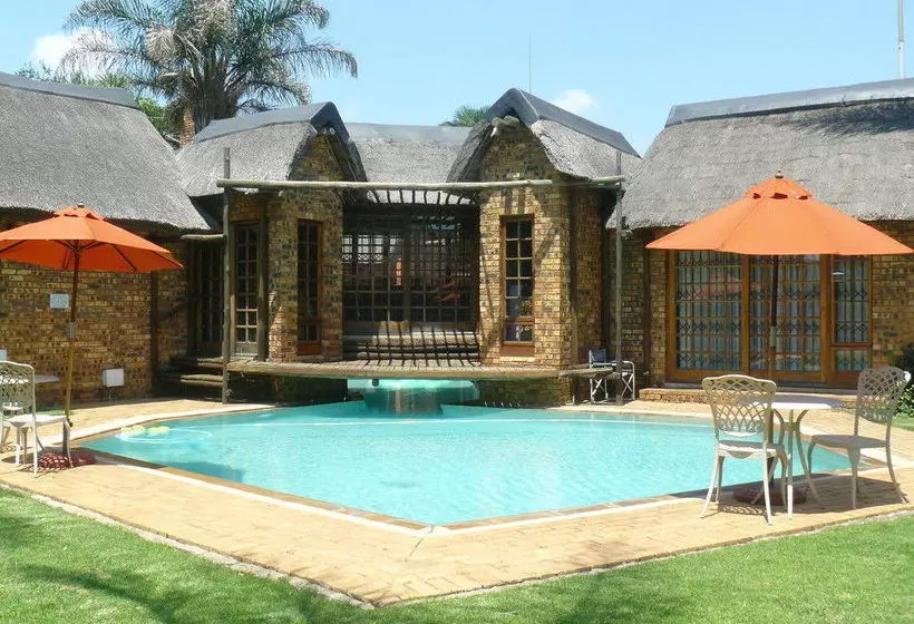 Majatalo Ikwekwezi Guest Lodge