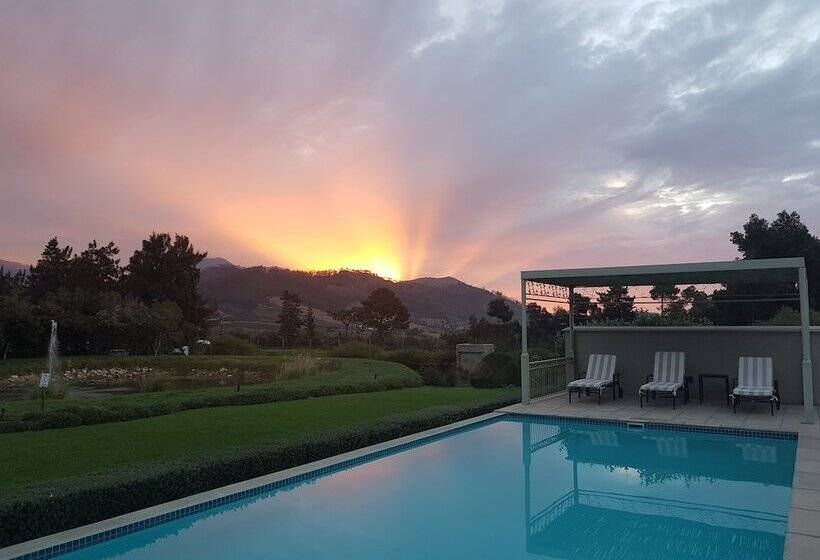 بنسيون La Cabriere Country House