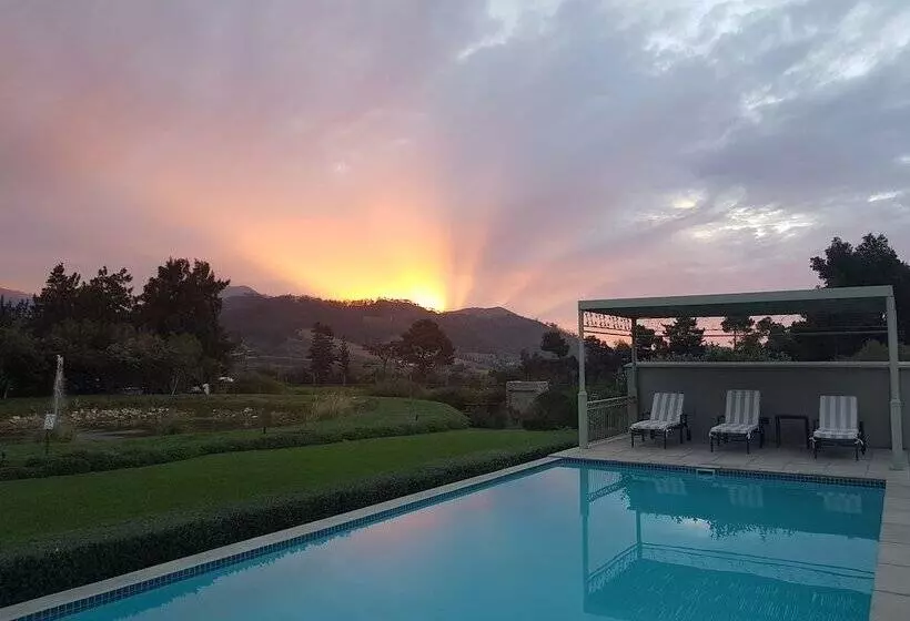 پانسیون La Cabriere Country House