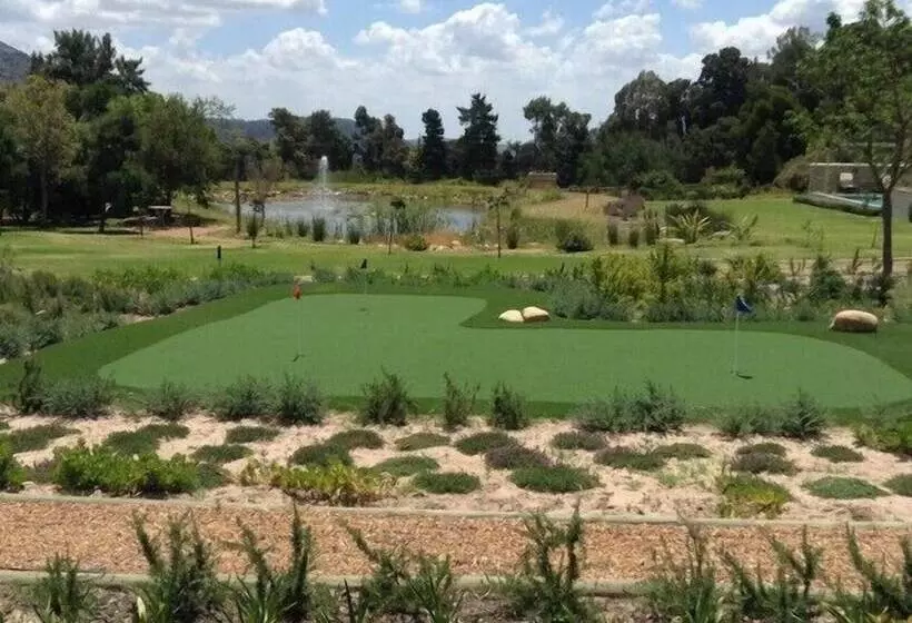 پانسیون La Cabriere Country House