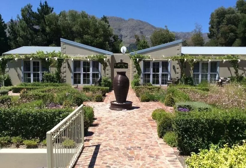 پانسیون La Cabriere Country House