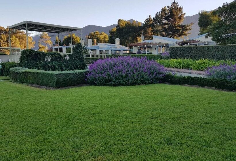 بنسيون La Cabriere Country House