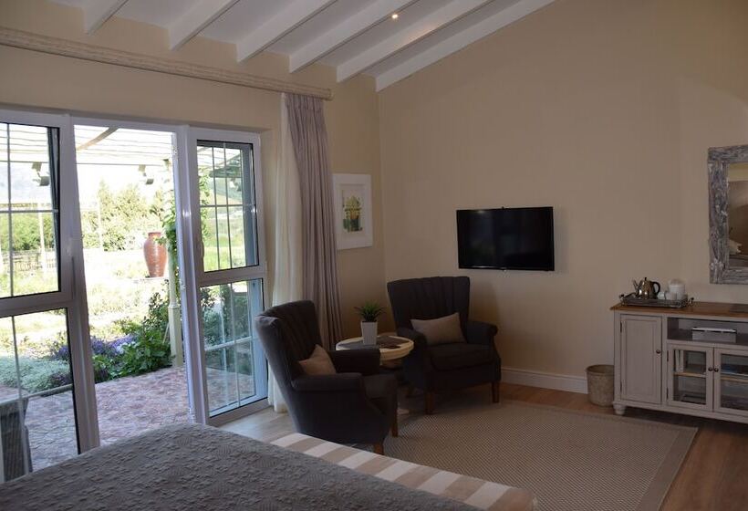 بنسيون La Cabriere Country House