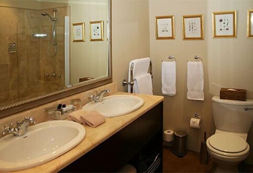 بنسيون La Cabriere Country House