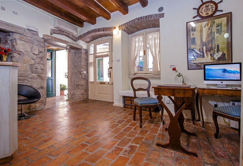 بنسيون Guest House Sotto I Volti Centro Storico