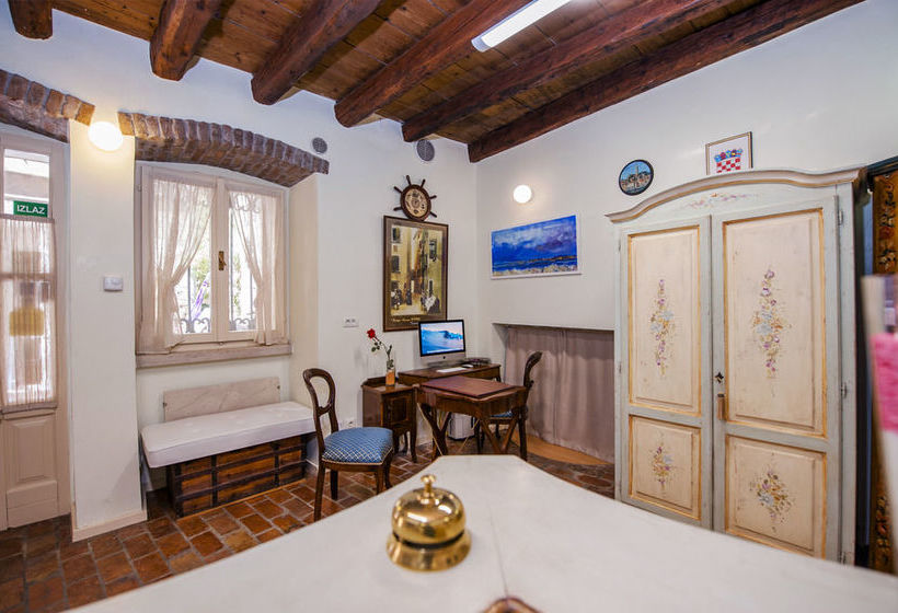 بنسيون Guest House Sotto I Volti Centro Storico