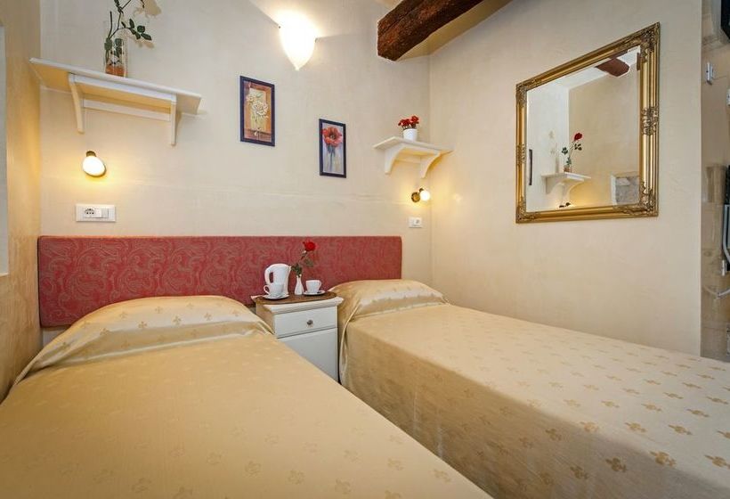 بنسيون Guest House Sotto I Volti Centro Storico