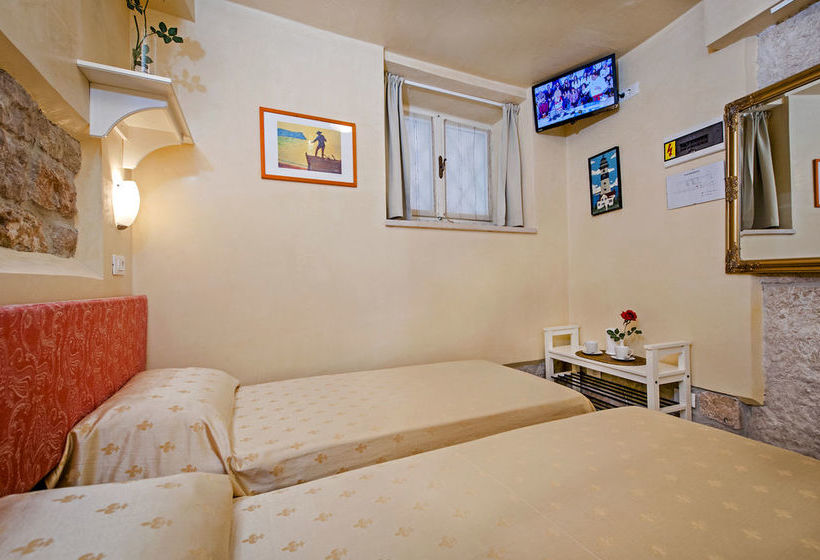 بنسيون Guest House Sotto I Volti Centro Storico