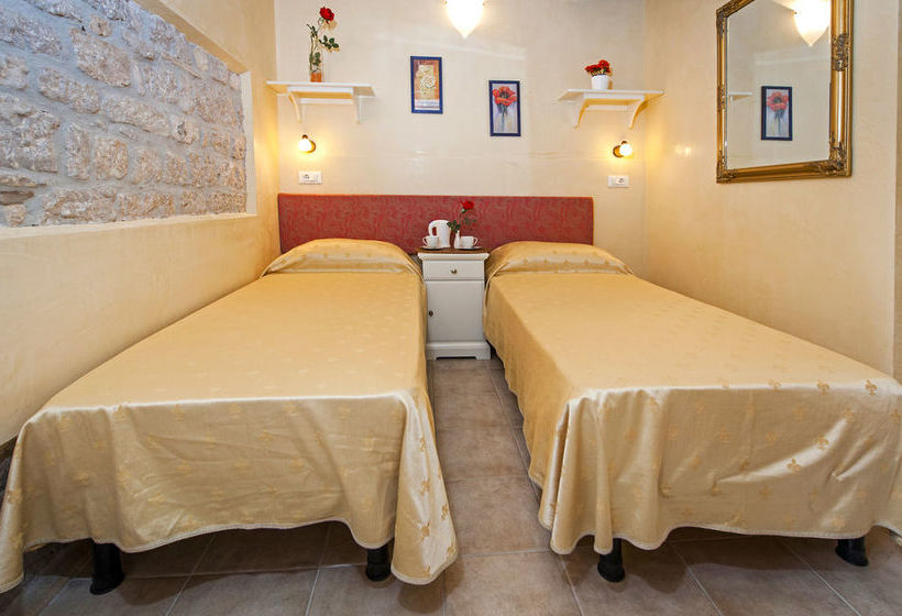 بنسيون Guest House Sotto I Volti Centro Storico
