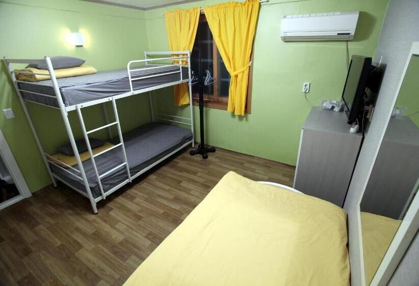 פנסיון Yeosuro Guesthouse   Hostel