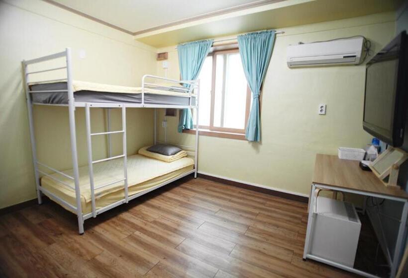 פנסיון Yeosuro Guesthouse   Hostel