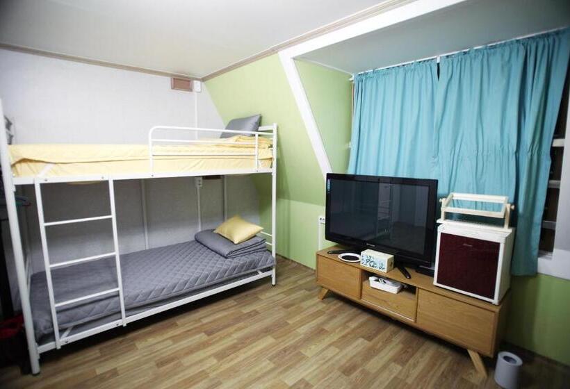 פנסיון Yeosuro Guesthouse   Hostel