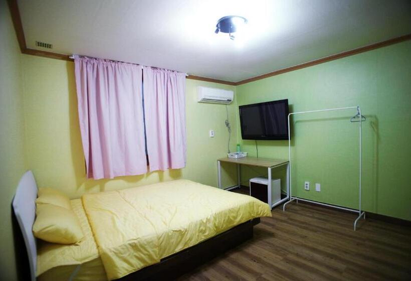 פנסיון Yeosuro Guesthouse   Hostel