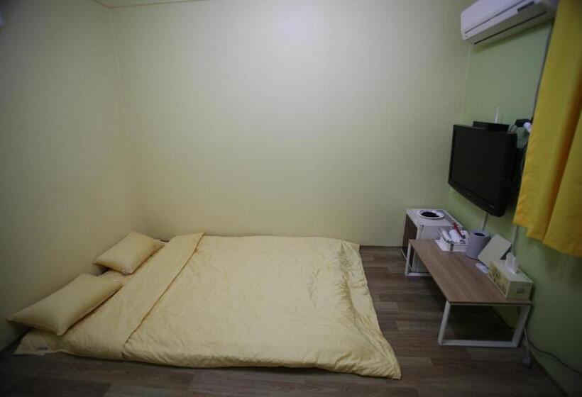 פנסיון Yeosuro Guesthouse   Hostel