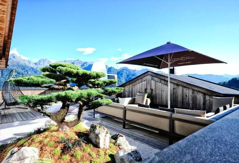هتل Alps Lodge