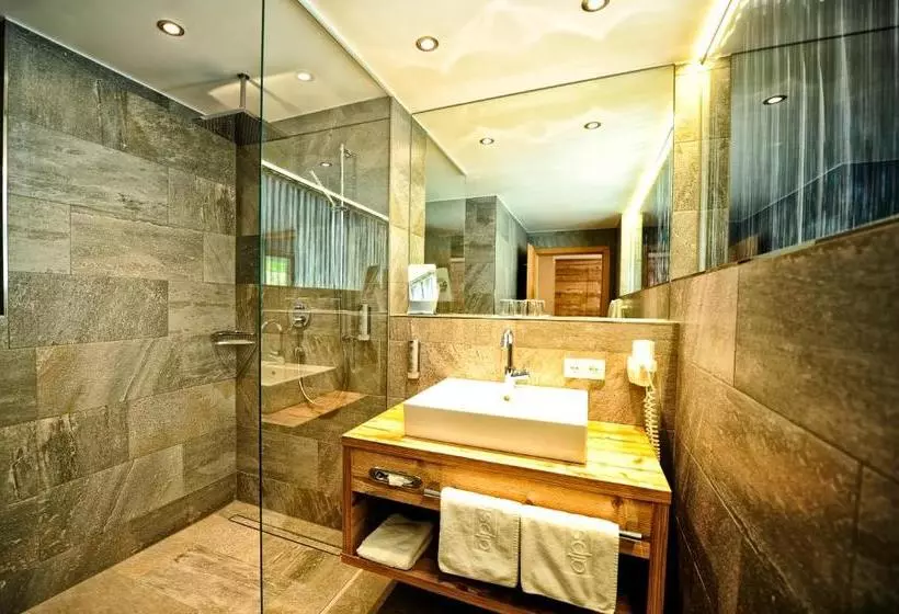 هتل Alps Lodge