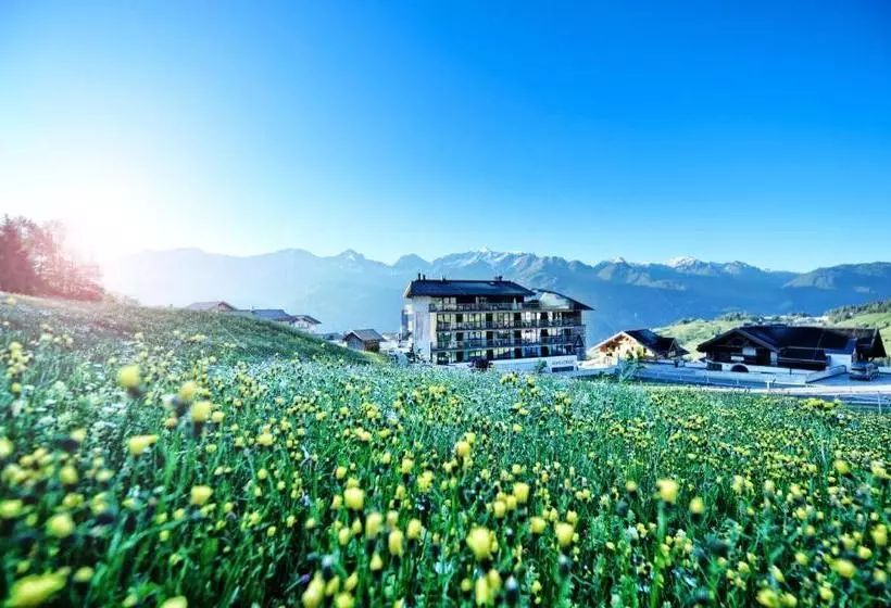هتل Alps Lodge