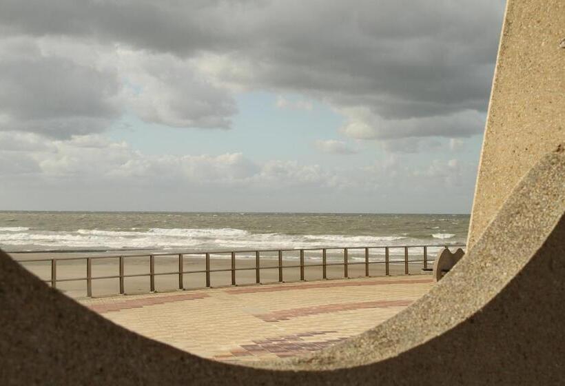 تختخواب و صبحانه Amylia