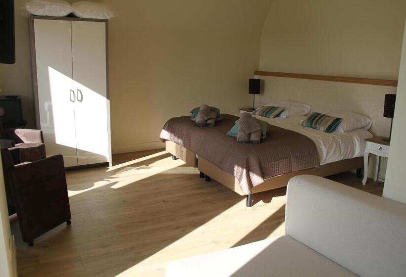 تختخواب و صبحانه Amylia