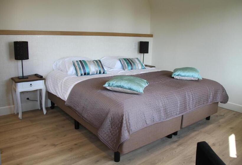 تختخواب و صبحانه Amylia