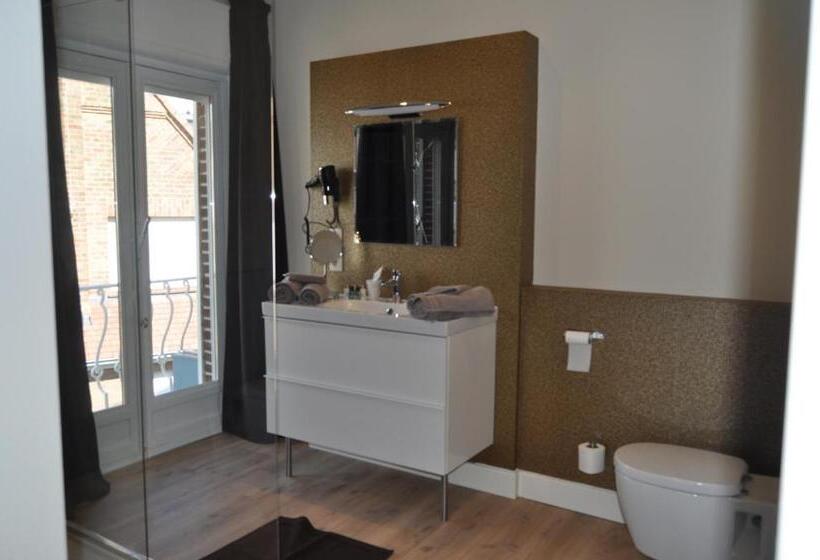 تختخواب و صبحانه Amylia