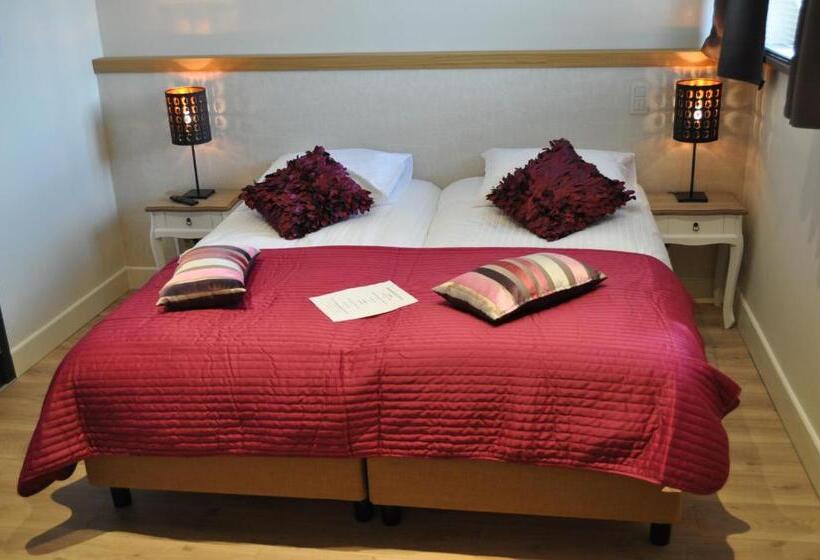 تختخواب و صبحانه Amylia