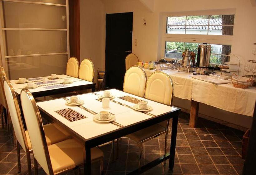 تختخواب و صبحانه Luxury Suites Arendshof