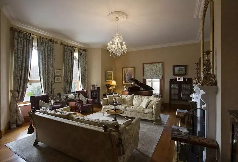 Down Yonder Boutique B&b
