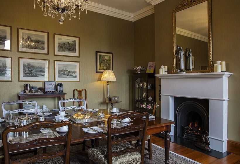 Down Yonder Boutique B&b