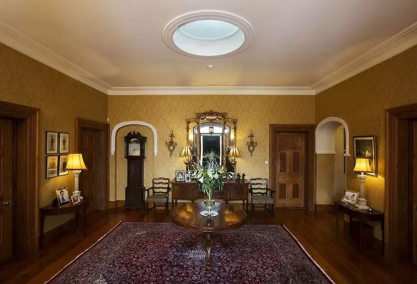Down Yonder Boutique B&b