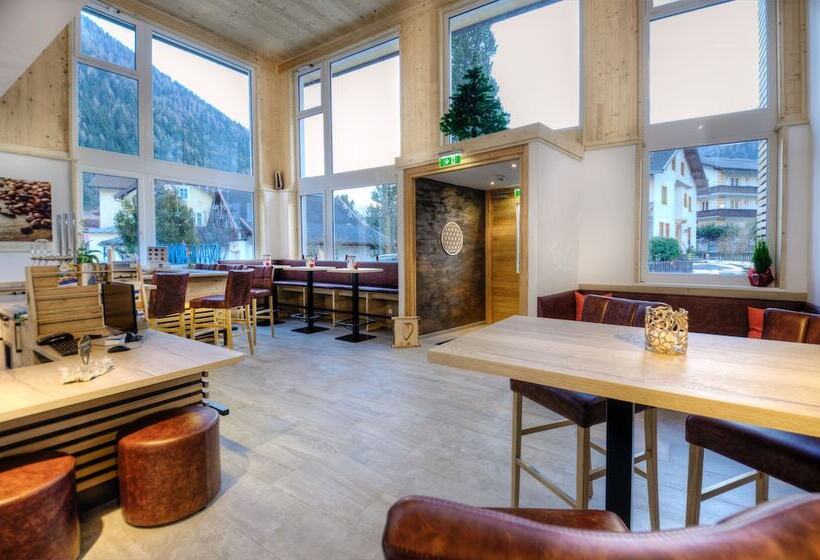 ホテル Bergkristall