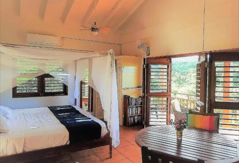هتل Two Bays Beach Villa Apartment And Studios