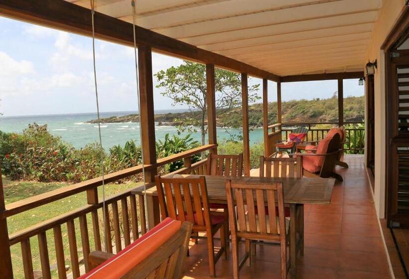 هتل Two Bays Beach Villa Apartment And Studios