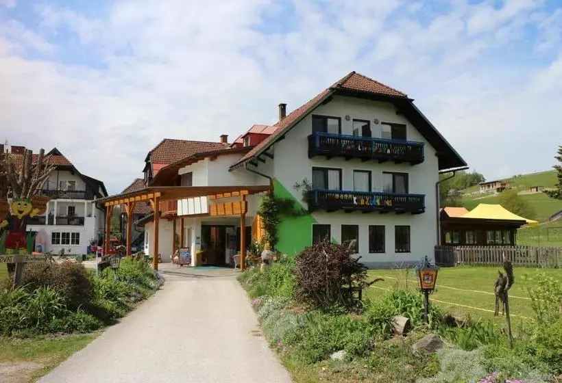 ホテル Familienparadies Reichenhauser