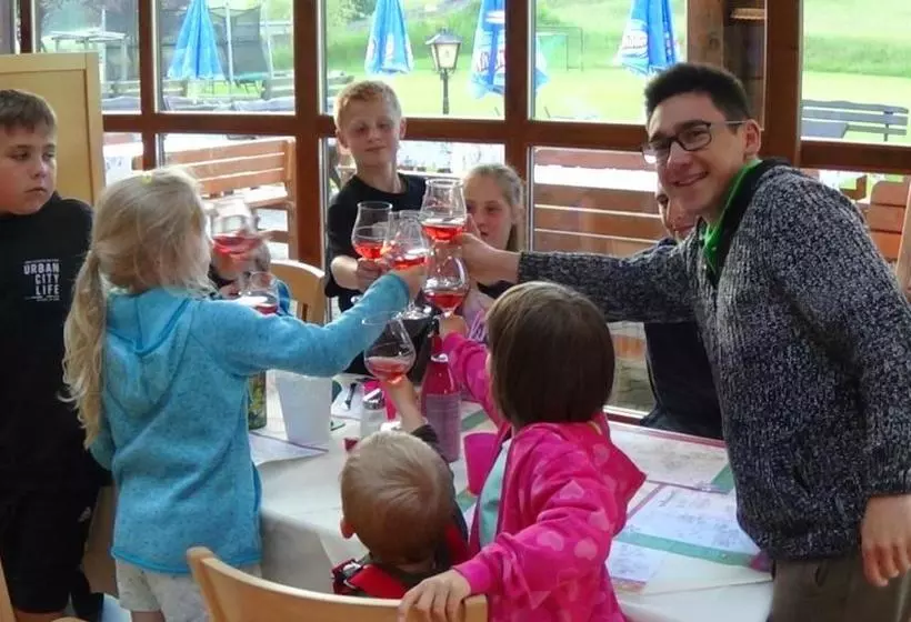ホテル Familienparadies Reichenhauser
