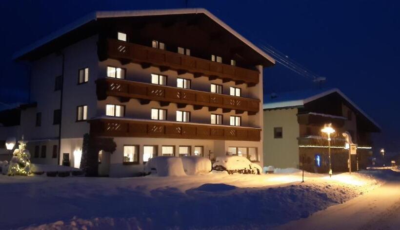 Отель St Leonhard