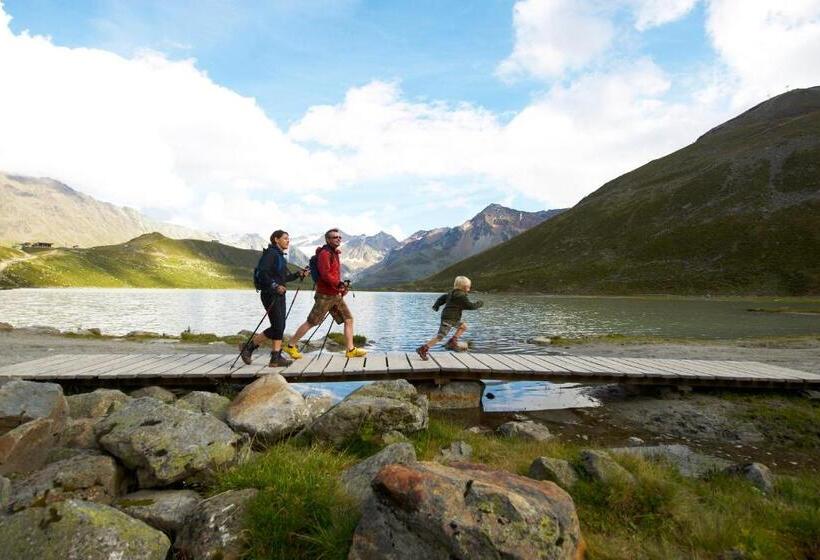 Отель St Leonhard