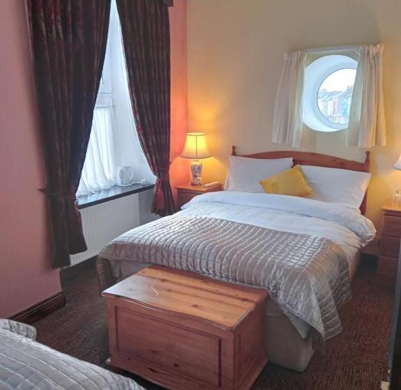 ベッドアンドブレックファースト Buggle S Pub And Accommodation